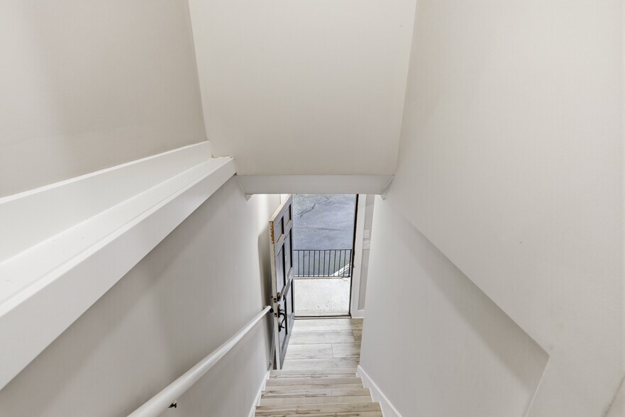 More Photos Of 4651 Roswell Rd NE, Atlanta Medical For Lease