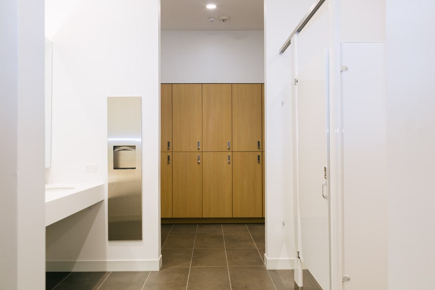 More Photos Of 3120 Sabre Dr, Southlake Office For Lease