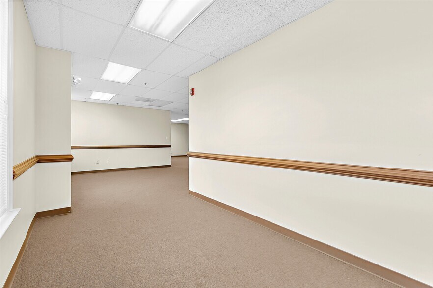 More Photos Of 601 7th St, Laurel Coworking Space