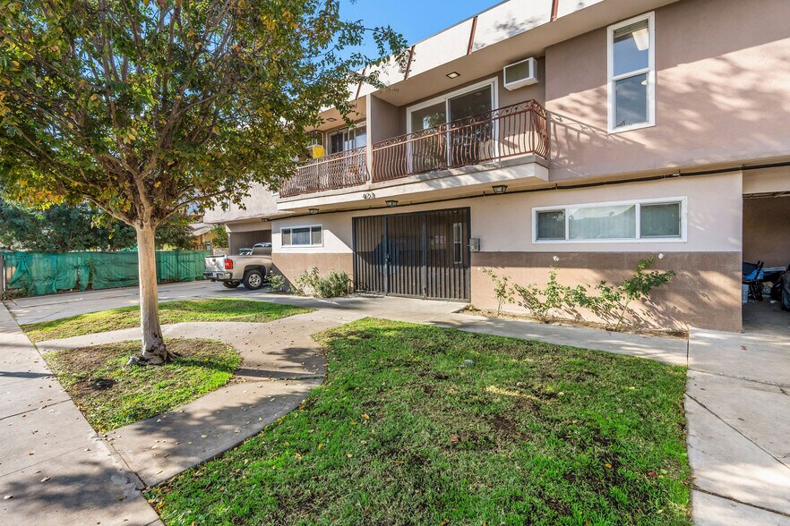 More Photos Of 423 N Harvard Blvd, Los Angeles Apartments For Sale