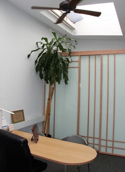 More Photos Of 1681-1683 Folsom St, San Francisco Loft Creative Space For Sale