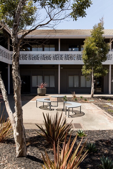 More Photos Of 901-903 Sneath Ln, San Bruno Unknown For Lease