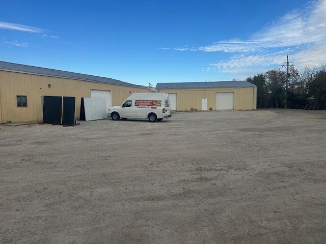 More Photos Of 18130-18134 NW Frontage Rd, Joliet Warehouse For Lease