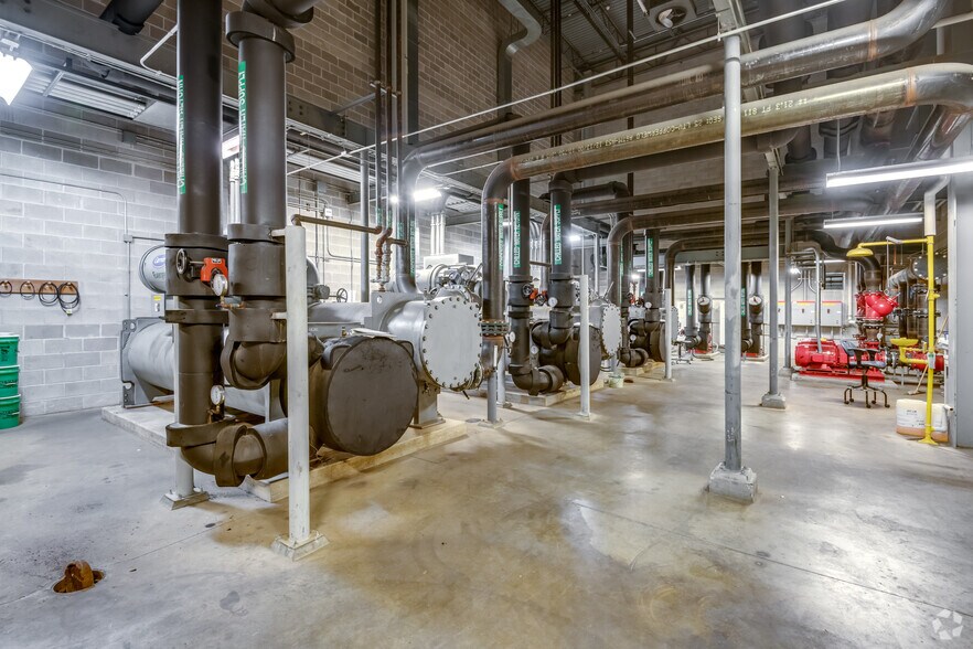 More Photos Of 4101 W Burnham St, West Milwaukee Manufacturing For Sale