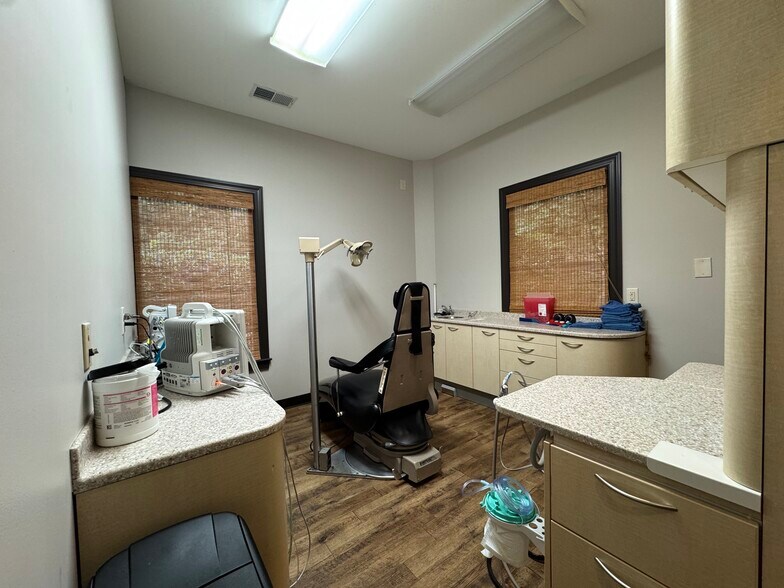 More Photos Of 511 Brookwood Blvd, Birmingham Medical For Sale