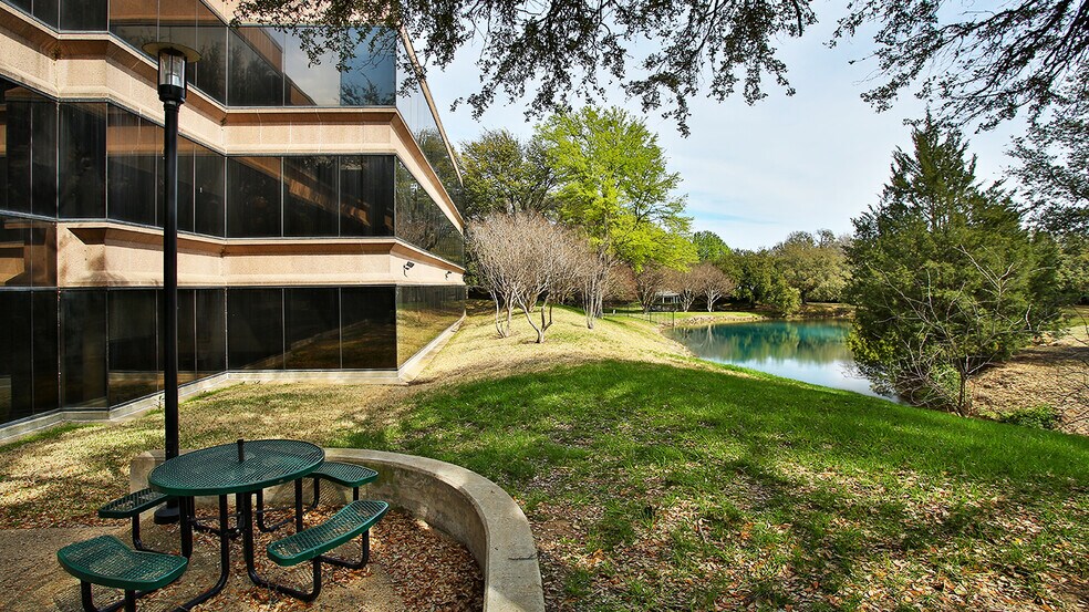 More Photos Of 17300 N Dallas Pky, Dallas Office For Lease