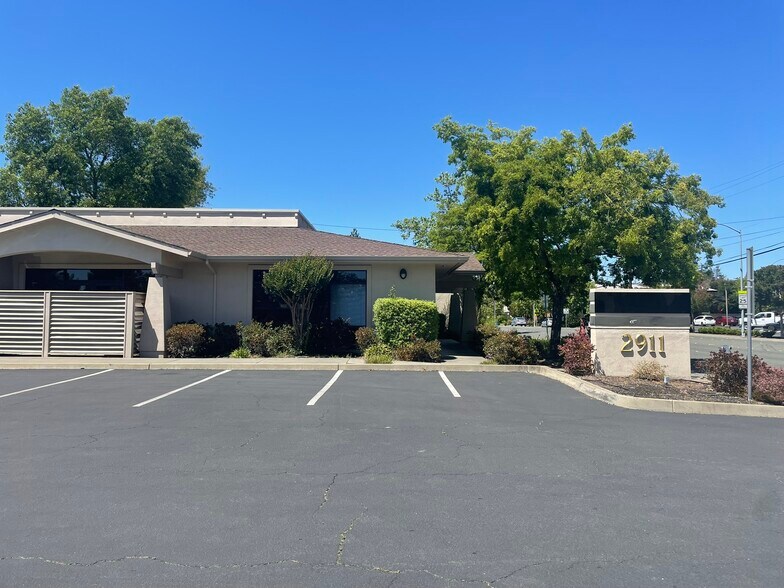 More Photos Of 2911 Cleveland Ave, Santa Rosa Office For Lease