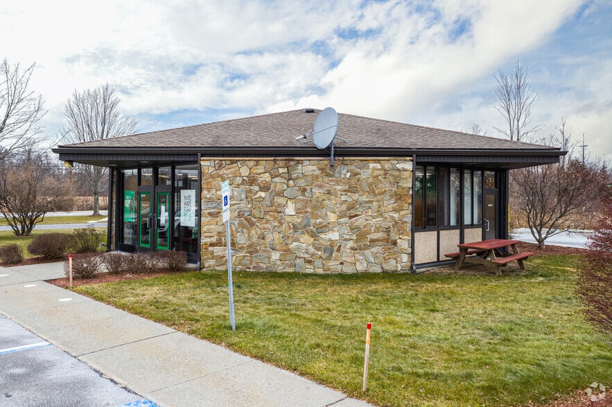More Photos Of 6708 Route 9, Rhinebeck Bank For Lease