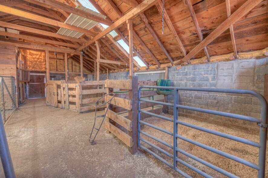 More Photos Of 22540 Us Highway 160, Walsenburg Veterinarian Kennel For Sale
