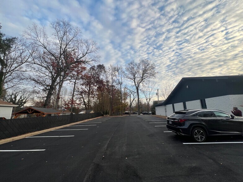 More Photos Of 5901 Lakeside Ave, Richmond Office For Lease