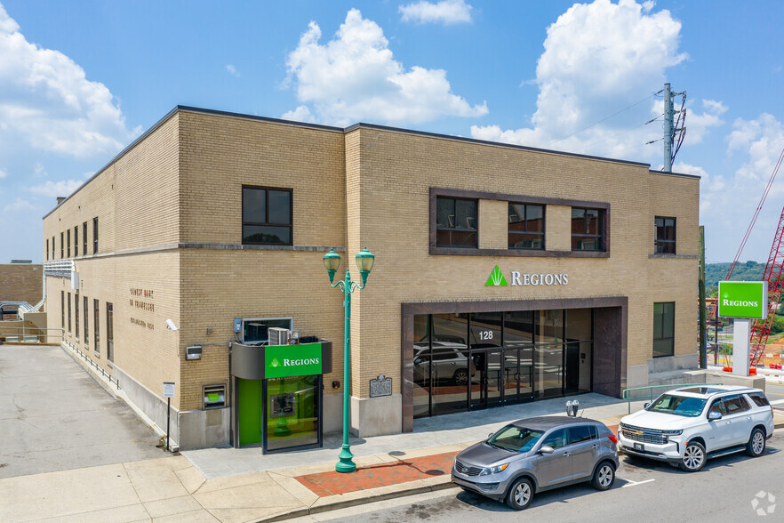 Primary Photo Of 128 N 2nd St, Clarksville Office For Lease