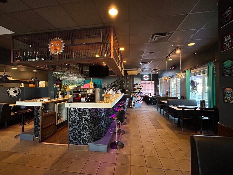 More Photos Of 3983 Destination Dr, Osprey Storefront Retail Office For Sale