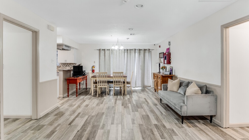 More Photos Of 5807 Old Lodge Dr, Houston Assisted Living For Sale