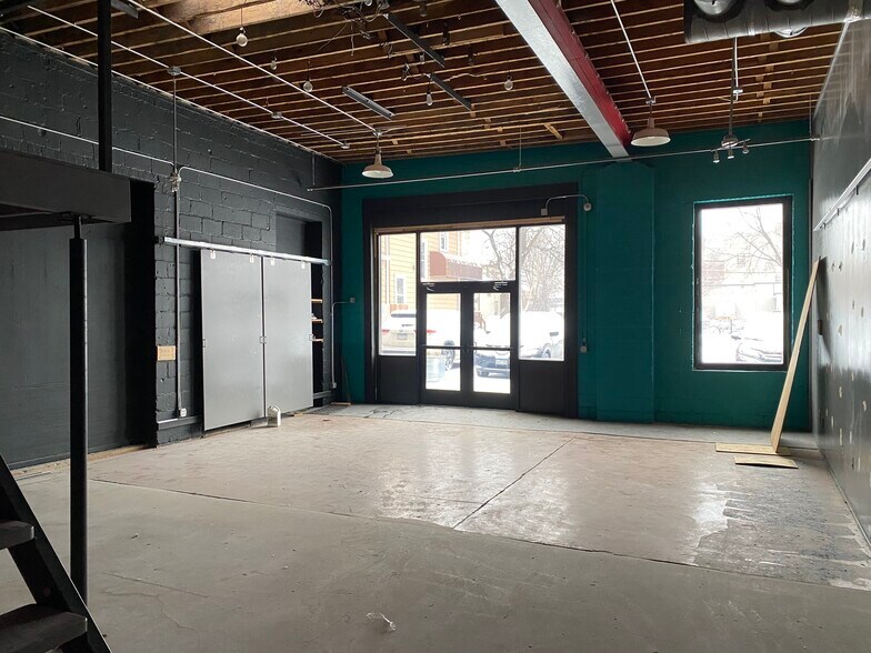 More Photos Of 515 W Lake St, Minneapolis Storefront Retail Office For Lease