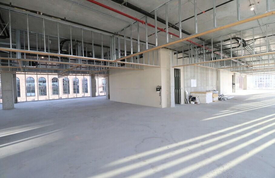 More Photos Of 200 Kent Ave, Brooklyn Coworking Space