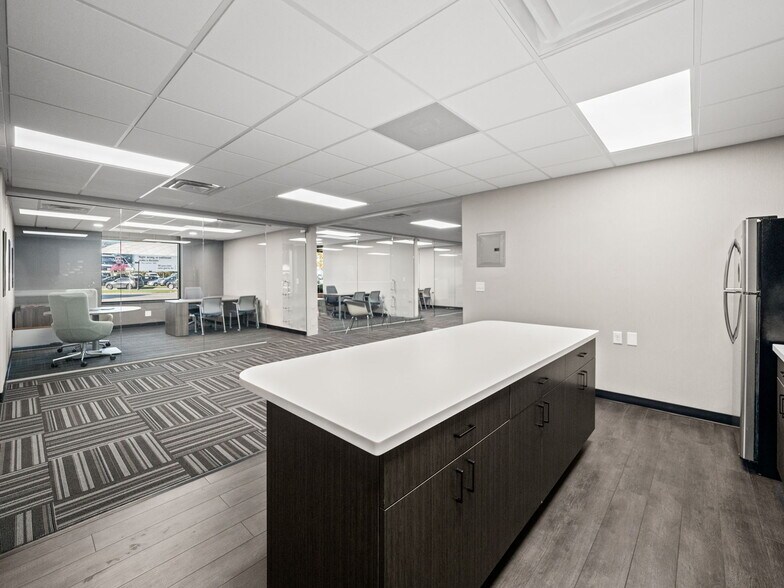 More Photos Of 18000 Mack Ave, Grosse Pointe Park Office Residential For Lease