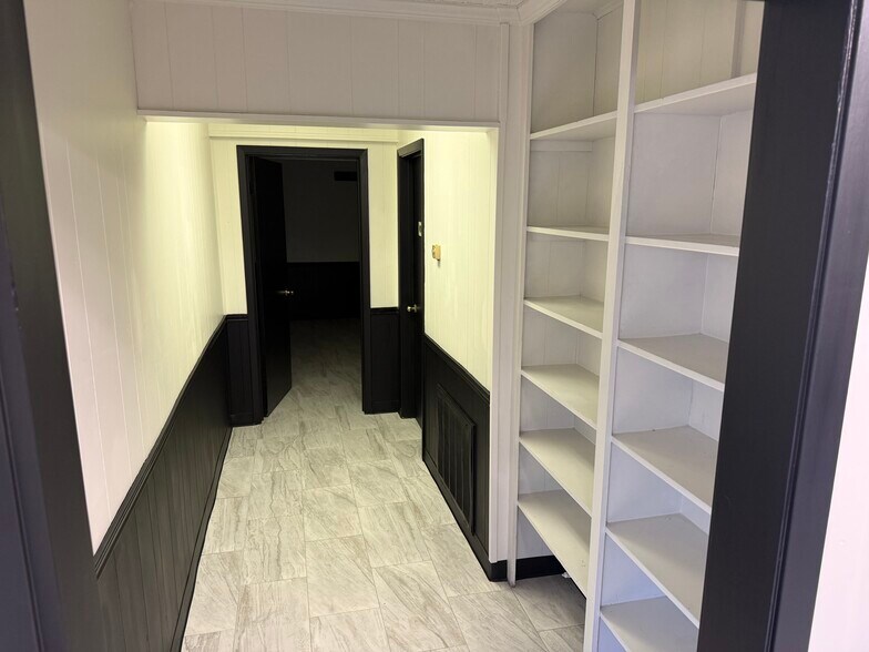 More Photos Of 914 S Southwest Loop 323, Tyler Industrial For Sale