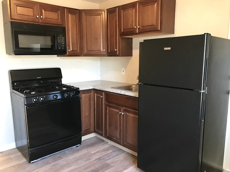 More Photos Of 1704-1712 B Ave, National City Apartments For Sale