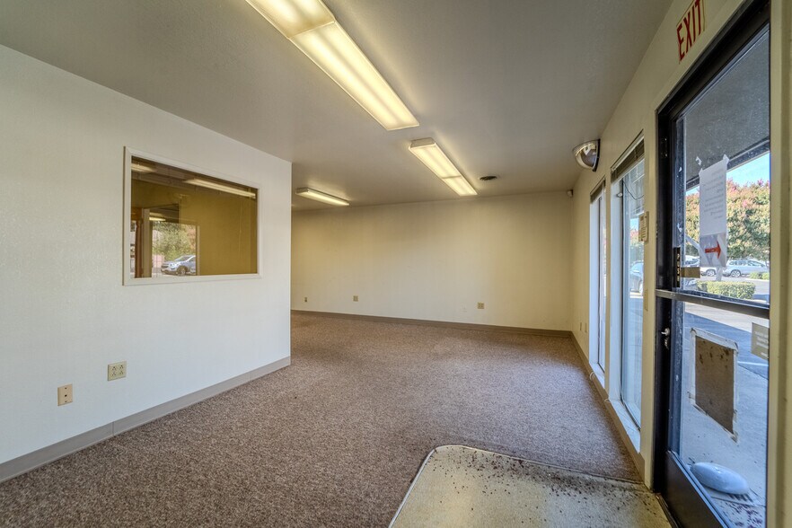 More Photos Of 1547 Starr Dr, Yuba City Office For Sale