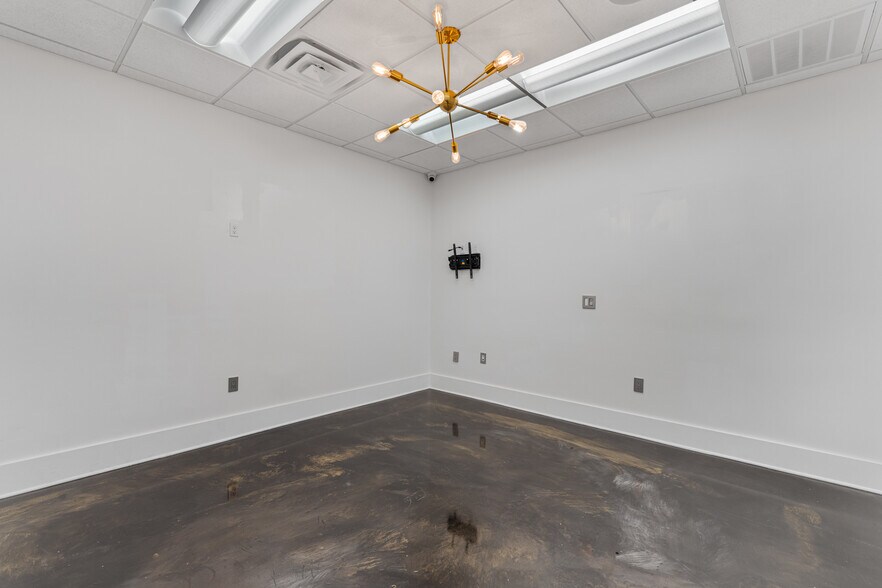 More Photos Of 13730 Cypress Terrace Cir, Fort Myers Medical For Sale