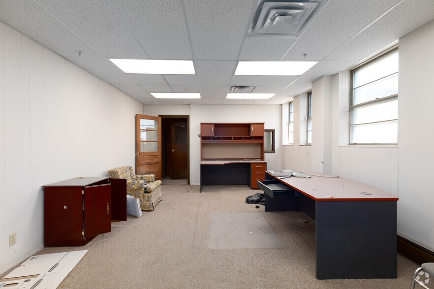 More Photos Of 3 Cass St, Keyport Warehouse For Lease
