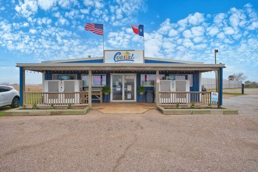 More Photos Of 10 FM 2611 Hl, Sargent Freestanding For Sale