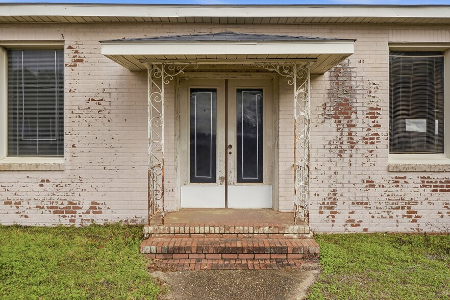 More Photos Of 401 Hodges Ave, Albany Industrial For Sale