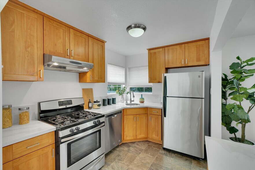 More Photos Of 828 Hill St, Santa Monica Apartments For Sale