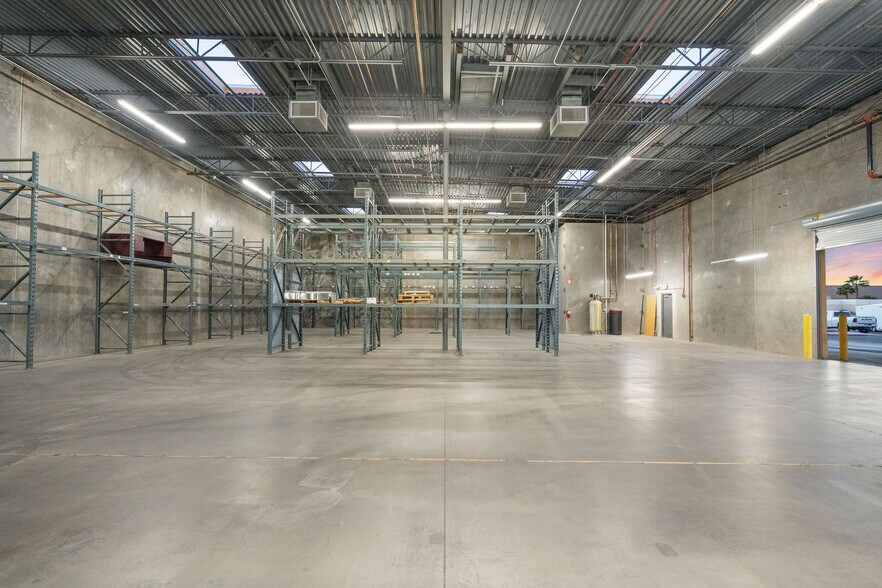 More Photos Of 1105 Aviation Dr, Lake Havasu City Manufacturing For Lease