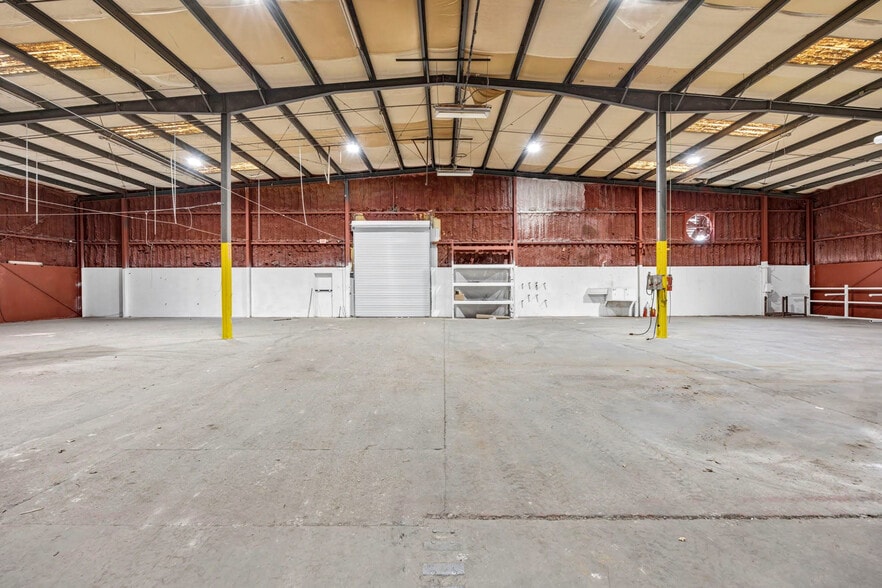 More Photos Of 1627 Columbia College Dr, Columbia Warehouse For Lease