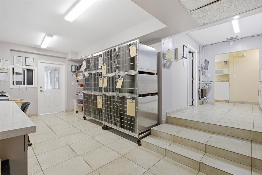 More Photos Of 3240 NW 7th St, Miami Office For Sale
