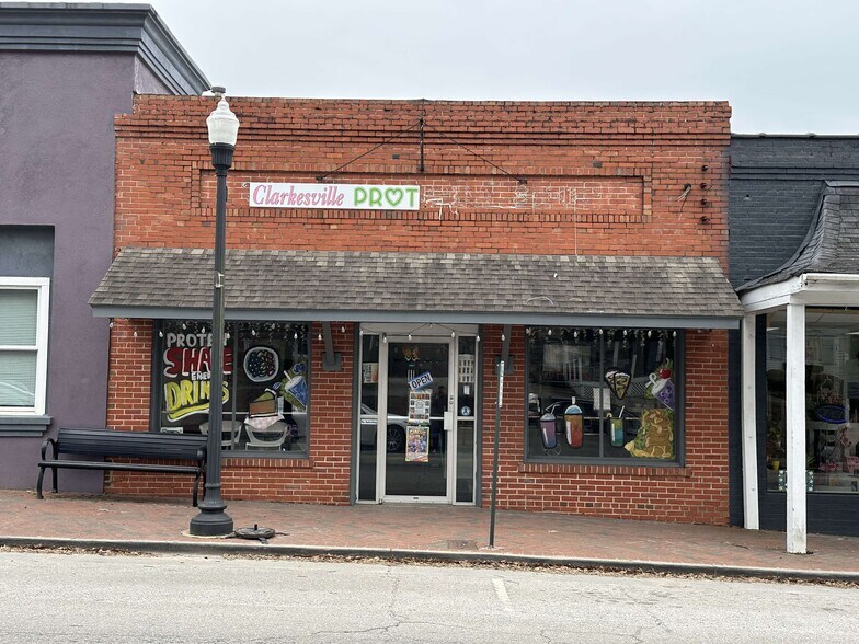 Primary Photo Of 1317 Washington St, Clarkesville General Retail For Sale