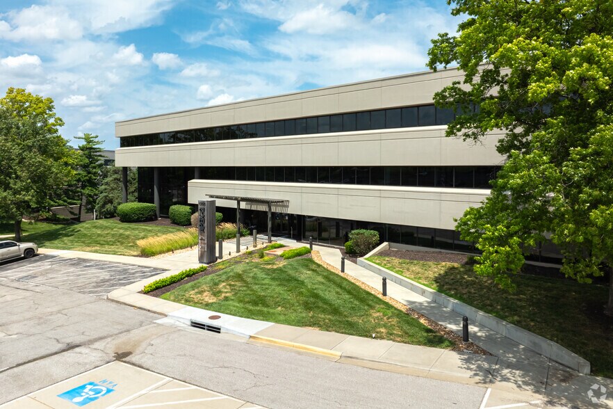 More Photos Of 10881 Lowell Ave, Overland Park Unknown For Lease