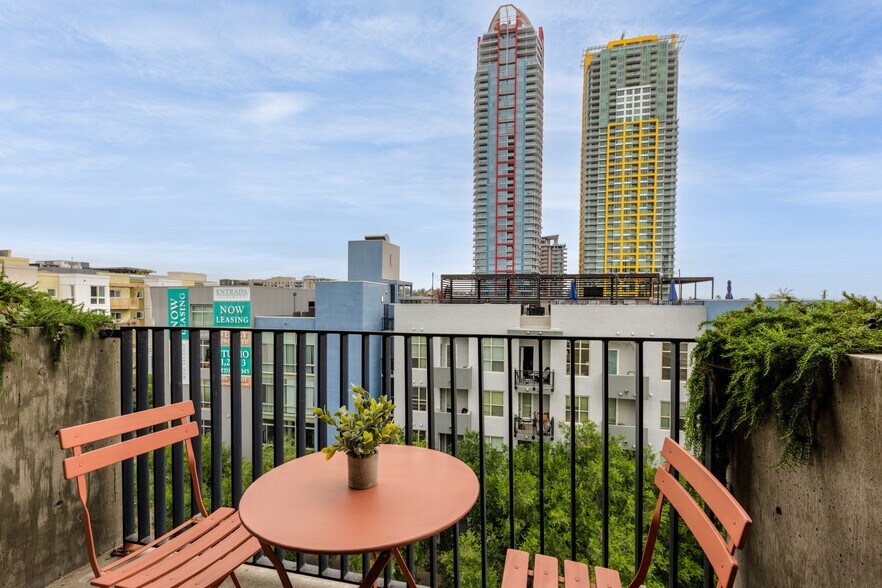 More Photos Of 454 13th St, San Diego Apartments For Sale