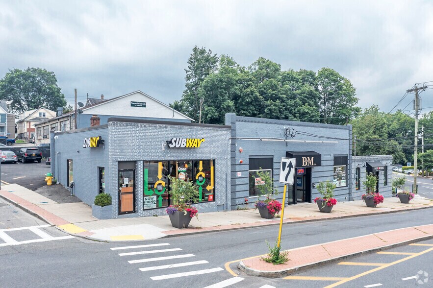 Primary Photo Of 482-486 Bedford Rd, Pleasantville Storefront Retail Office For Lease