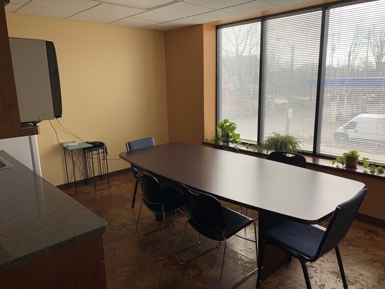 More Photos Of 1134 W North Ave, Milwaukee Medical For Sale