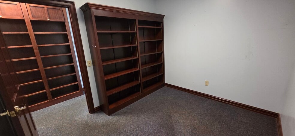 More Photos Of 1475-1495 W Main St, Tipp City Medical For Lease