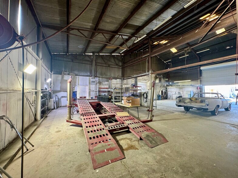More Photos Of 1211 E Yosemite Ave, Madera Auto Repair For Sale