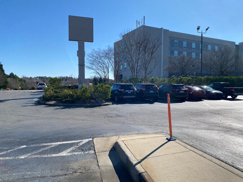 More Photos Of 5105-5107 Piper Station Dr, Charlotte Storefront Retail Office For Sale