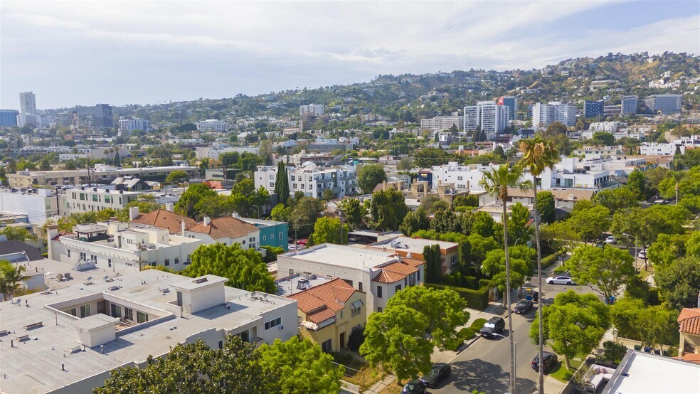 More Photos Of 745 N Croft Ave, Los Angeles Apartments For Sale