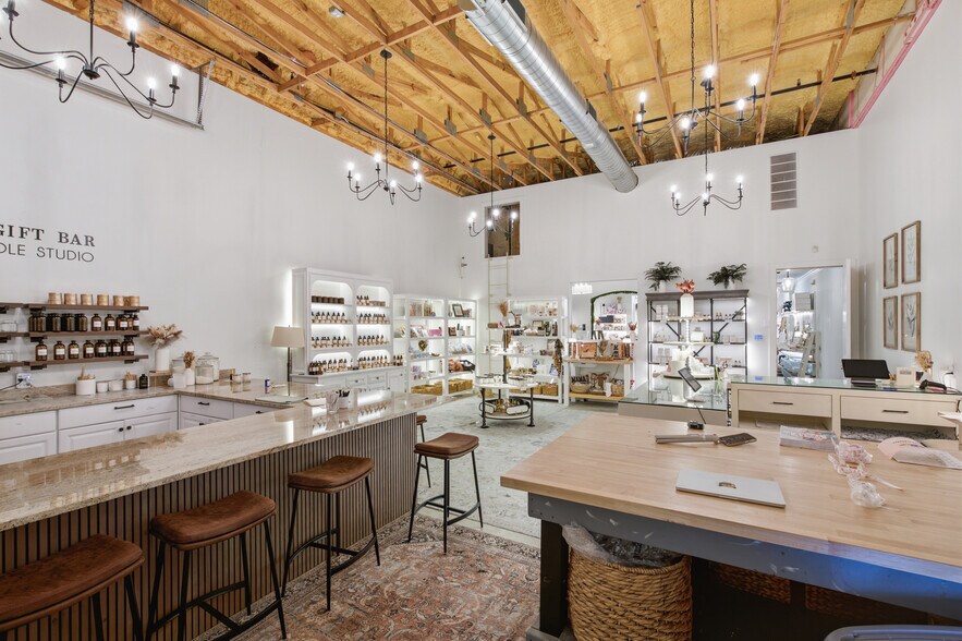 More Photos Of 1821-1829 John McCain Rd, Colleyville Warehouse For Sale