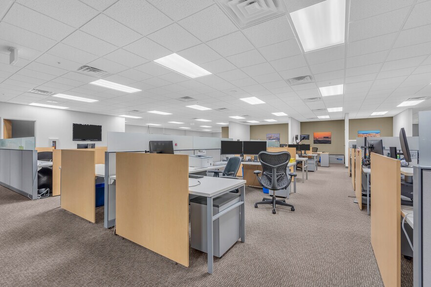 More Photos Of 1001 Corporate Cir, Toms River Warehouse For Lease
