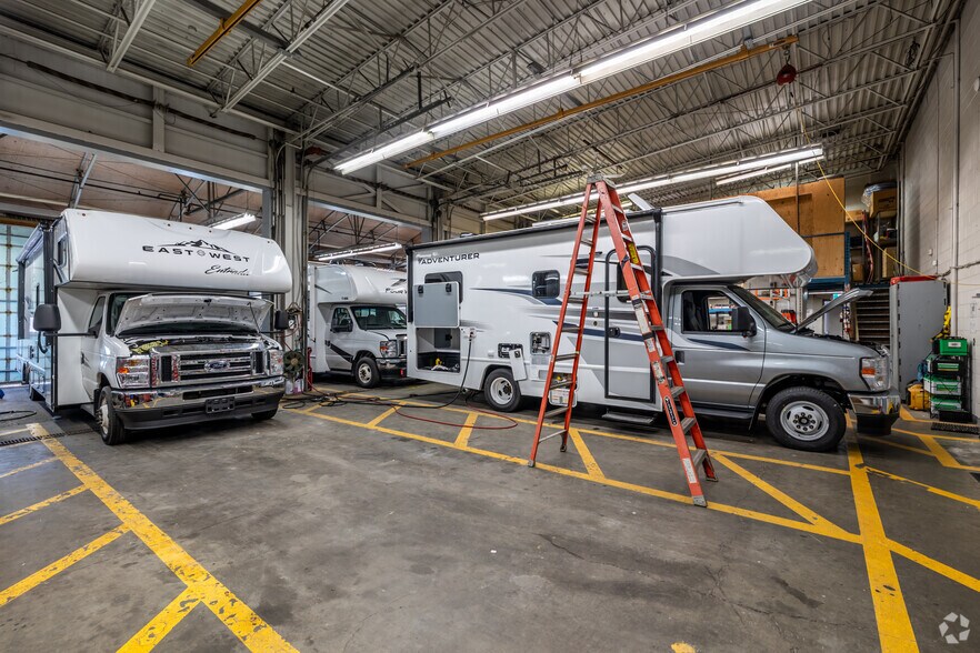 More Photos Of 747 Cliveden Pl, Delta Warehouse For Lease