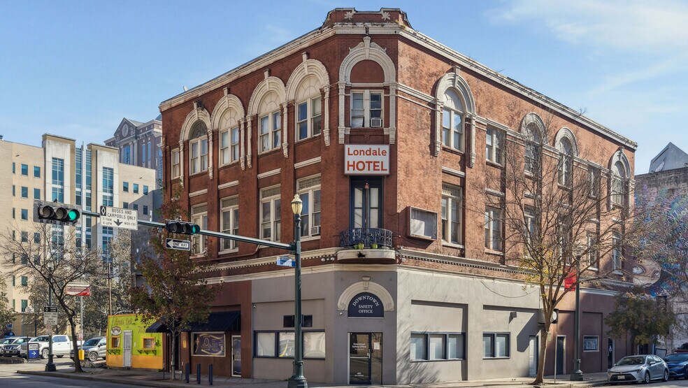 Primary Photo Of 417 San Jacinto St, Houston Specialty For Sale
