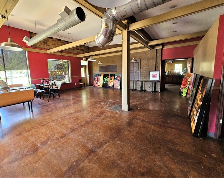 More Photos Of 305 S Mable St, Pinconning Restaurant For Sale