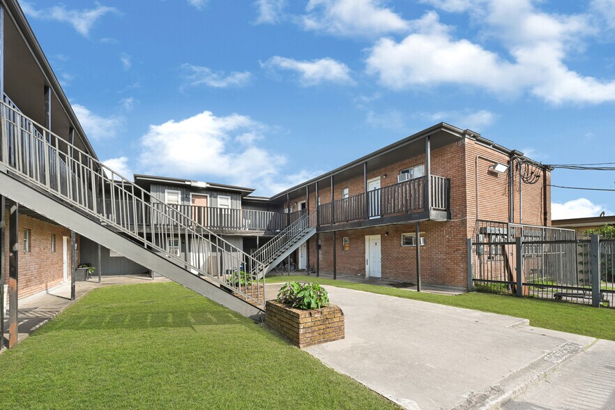 Primary Photo Of 6514-6518 Weston St, Houston Multifamily For Sale