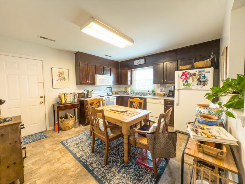 More Photos Of 5522 Crestwood Dr, Cave Spring Multifamily For Sale