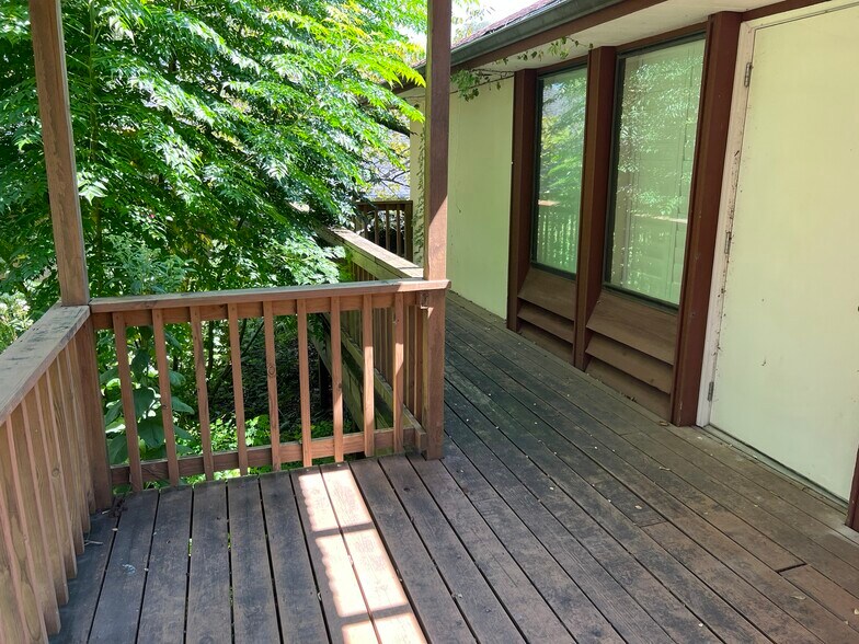 More Photos Of 4527 Lake Shore Dr, Waco Office For Lease