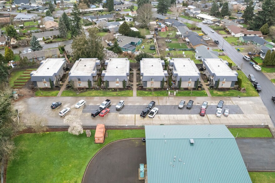 More Photos Of 1570 James St, Woodburn Apartments For Sale