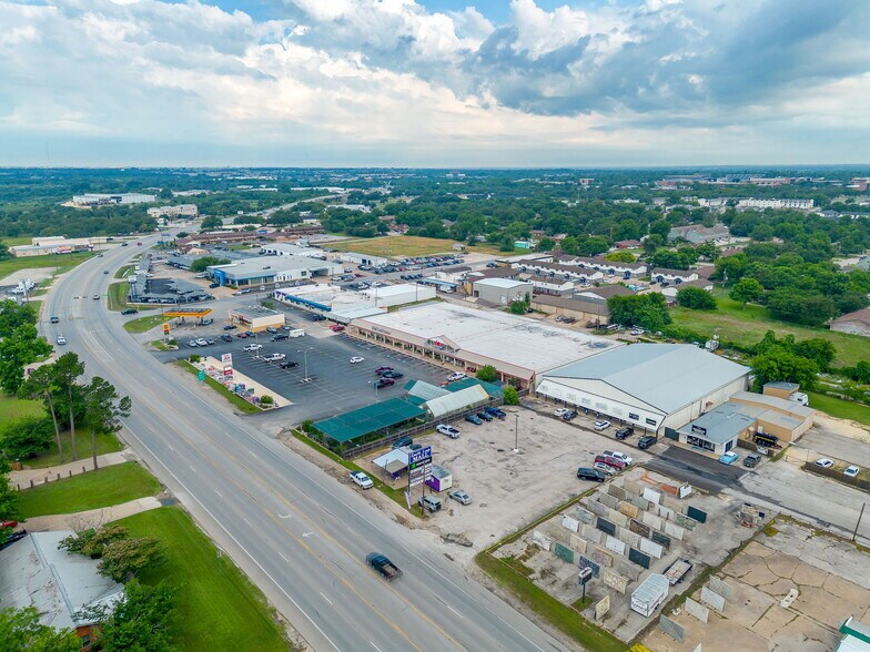More Photos Of 1481 W South Loop, Stephenville General Retail For Sale